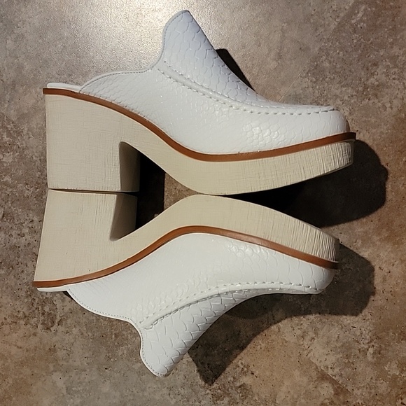 Pierre Dumas Clogs sz 8 - Picture 3 of 4